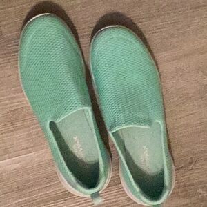 Almost brand new slip on sneakers